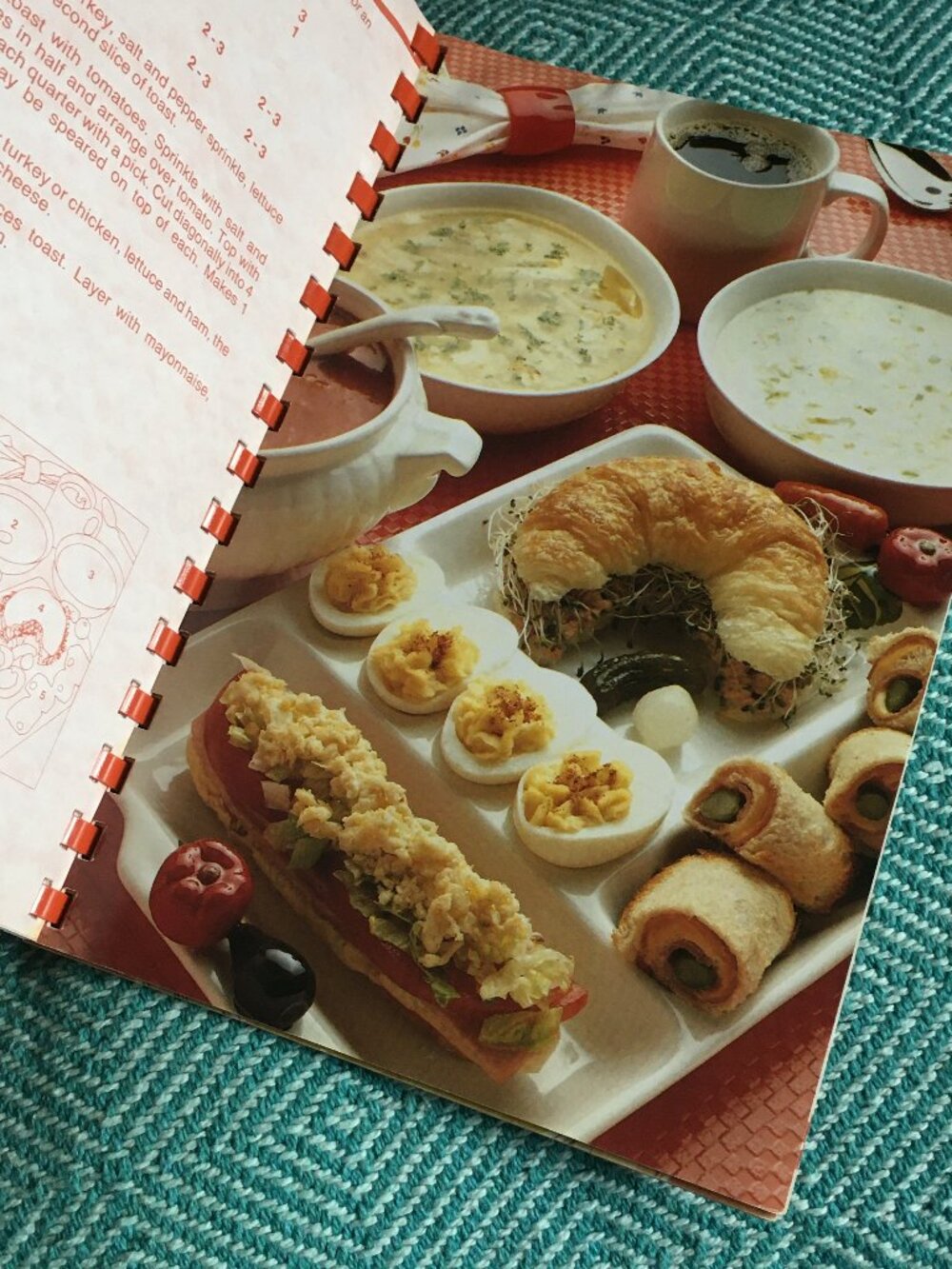 Vintage Company's Coming: Soups and Sandwiches by Jean Paré Coil Bound, 1989 🥣 - Picture 8 of 8